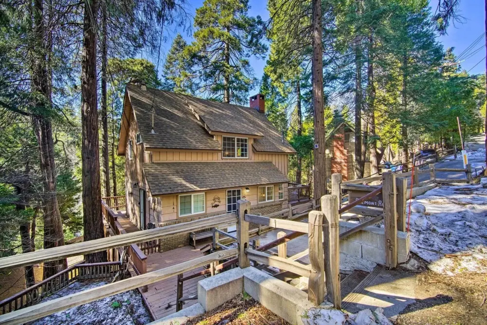 Stunning Getaway in Lake Arrowhead!
