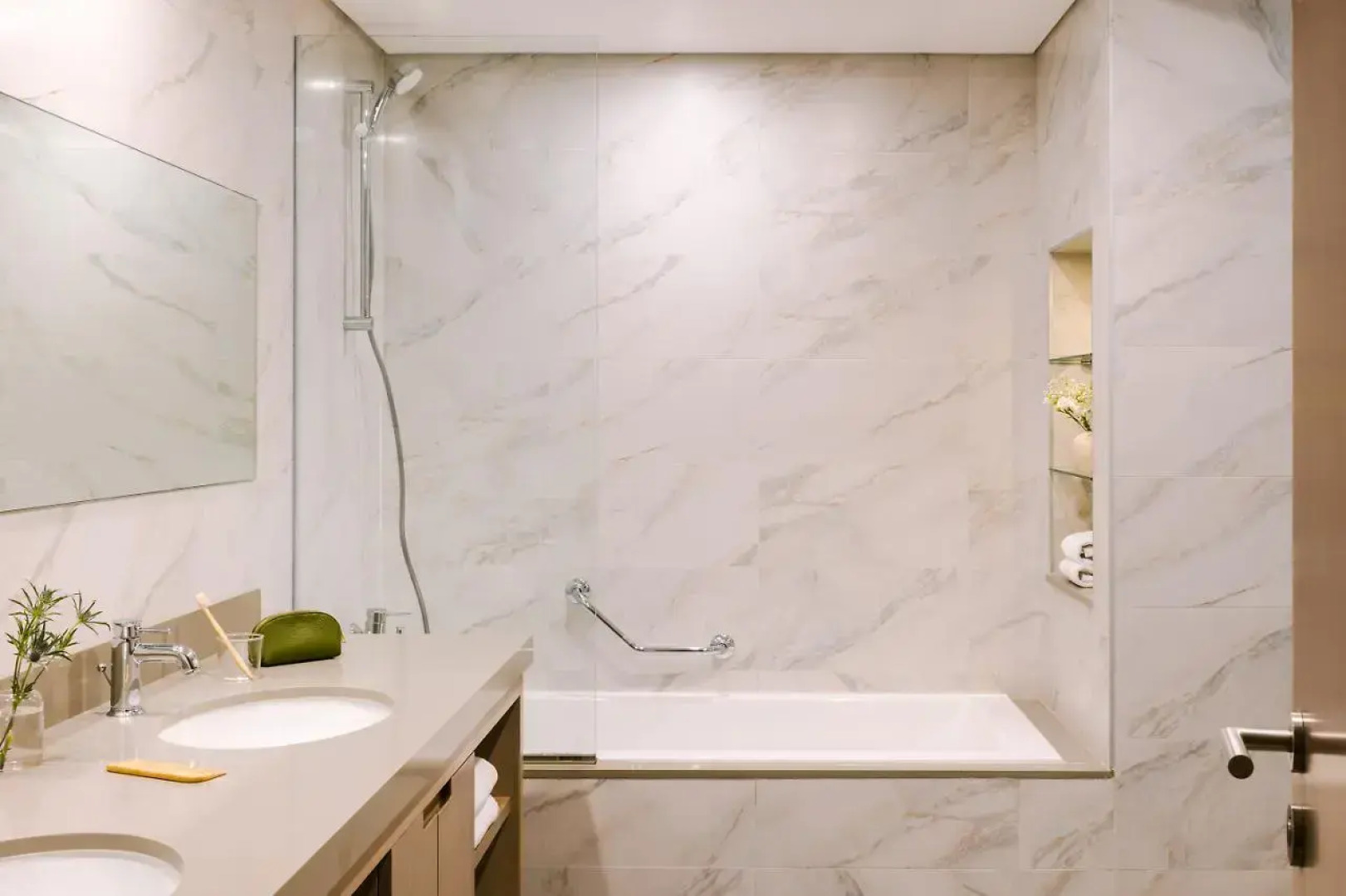 Sonder Downtown Towers Apartments