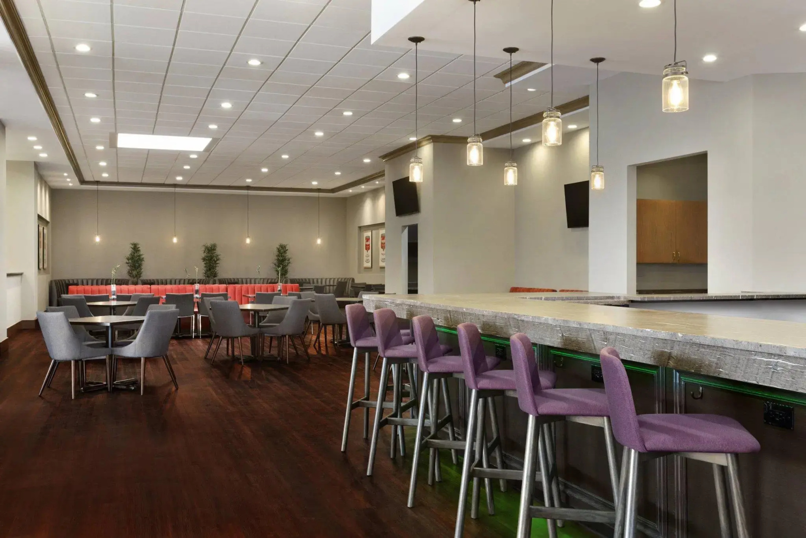 Skyline Hotel Detroit Airport, SureStay Collection by BW