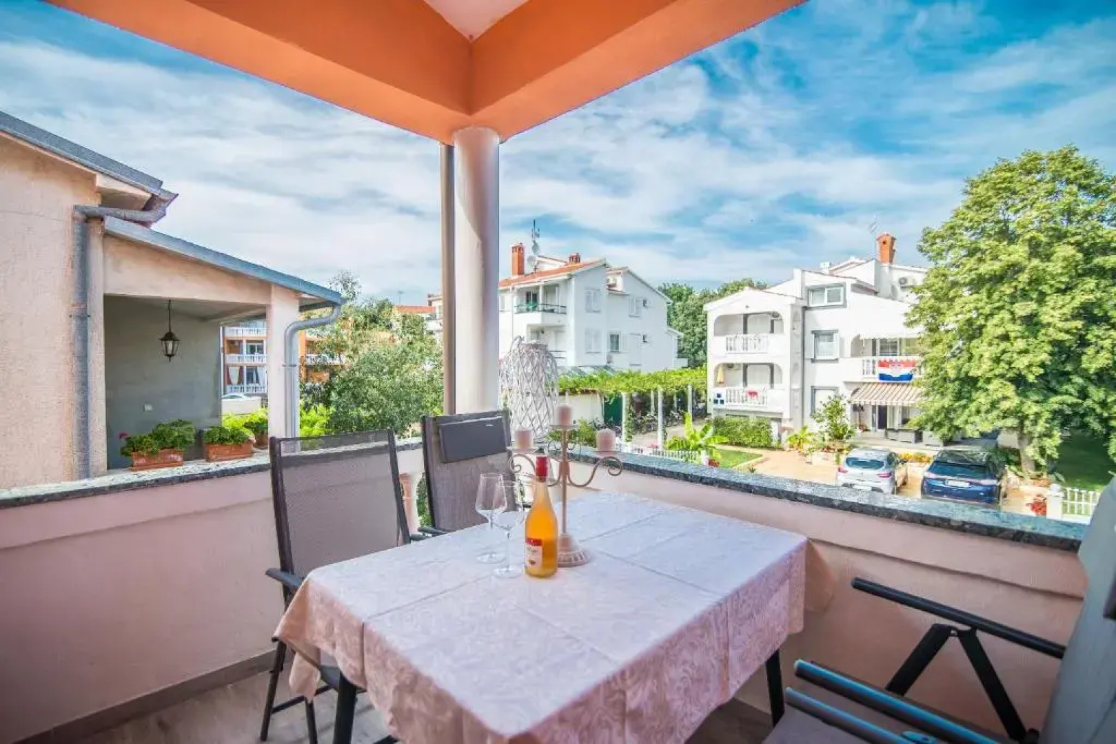 Charming house on the beach and Deluxe Apartment