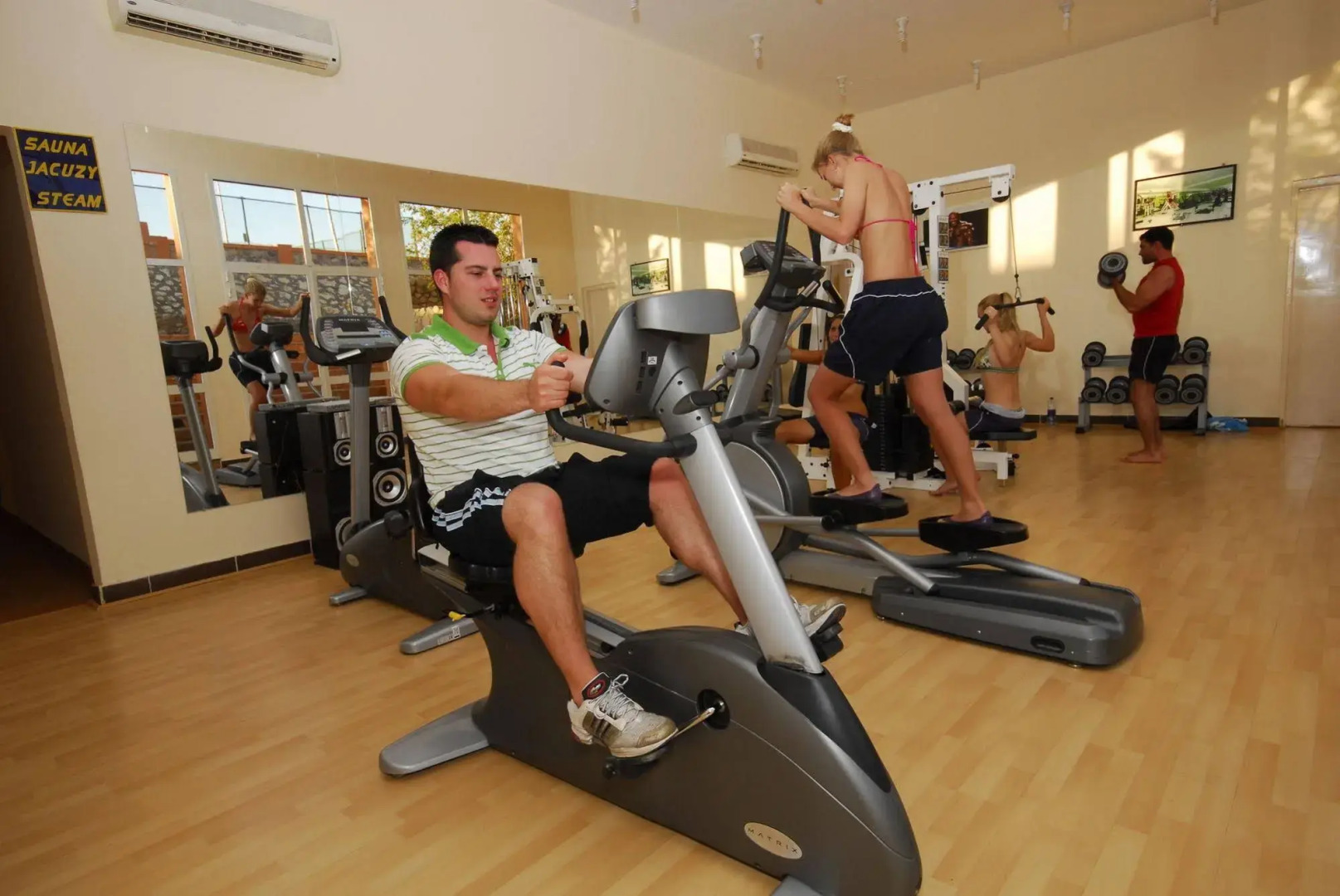 Курортный отель Amwaj Oyoun Resort & Casino