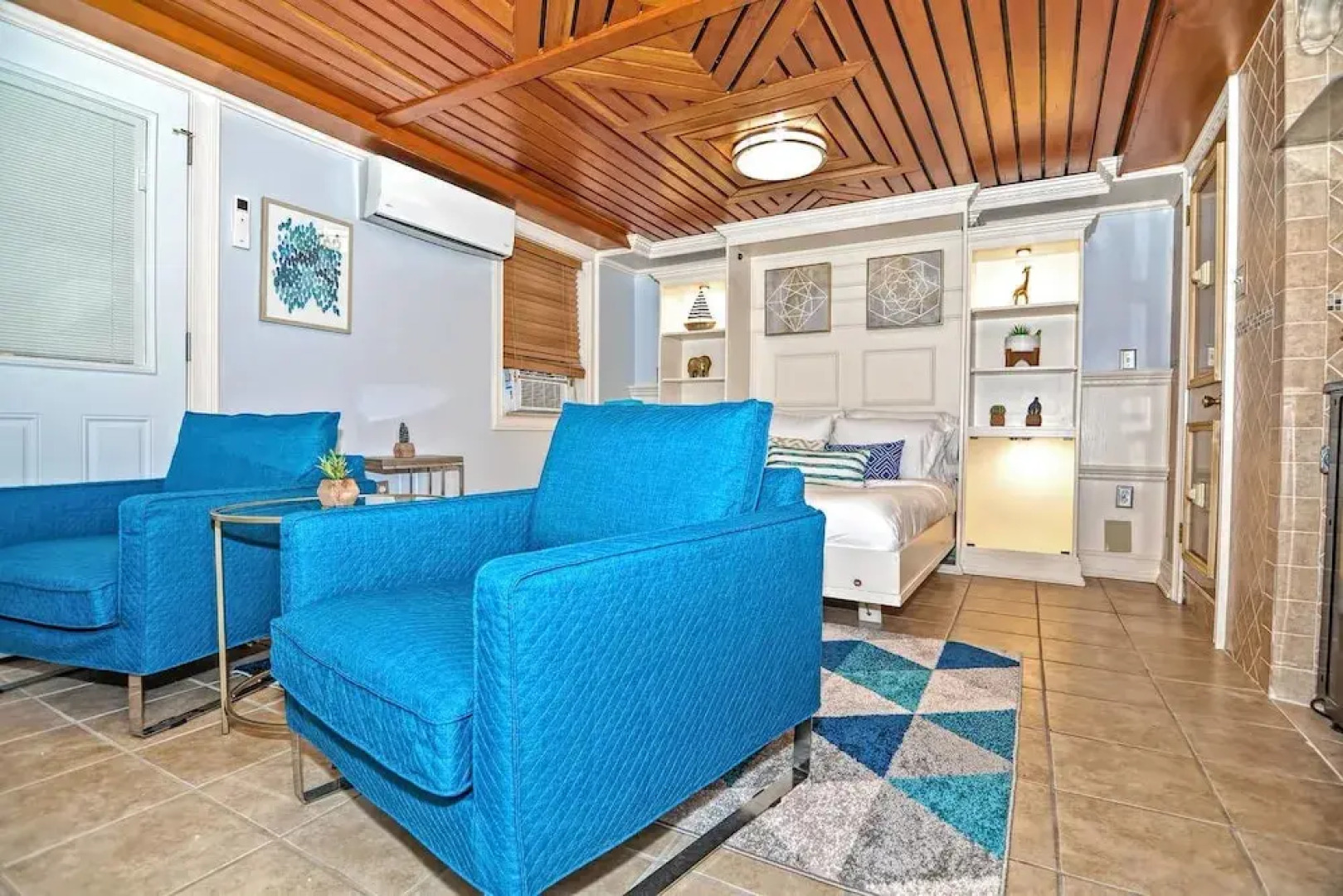 Spacious Studio in Boston's North End/little Italy