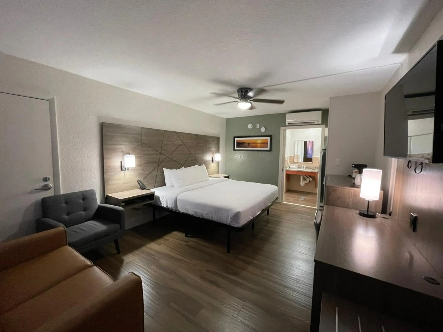 Quality Inn & Suites Airport/Cruise Port Hollywood