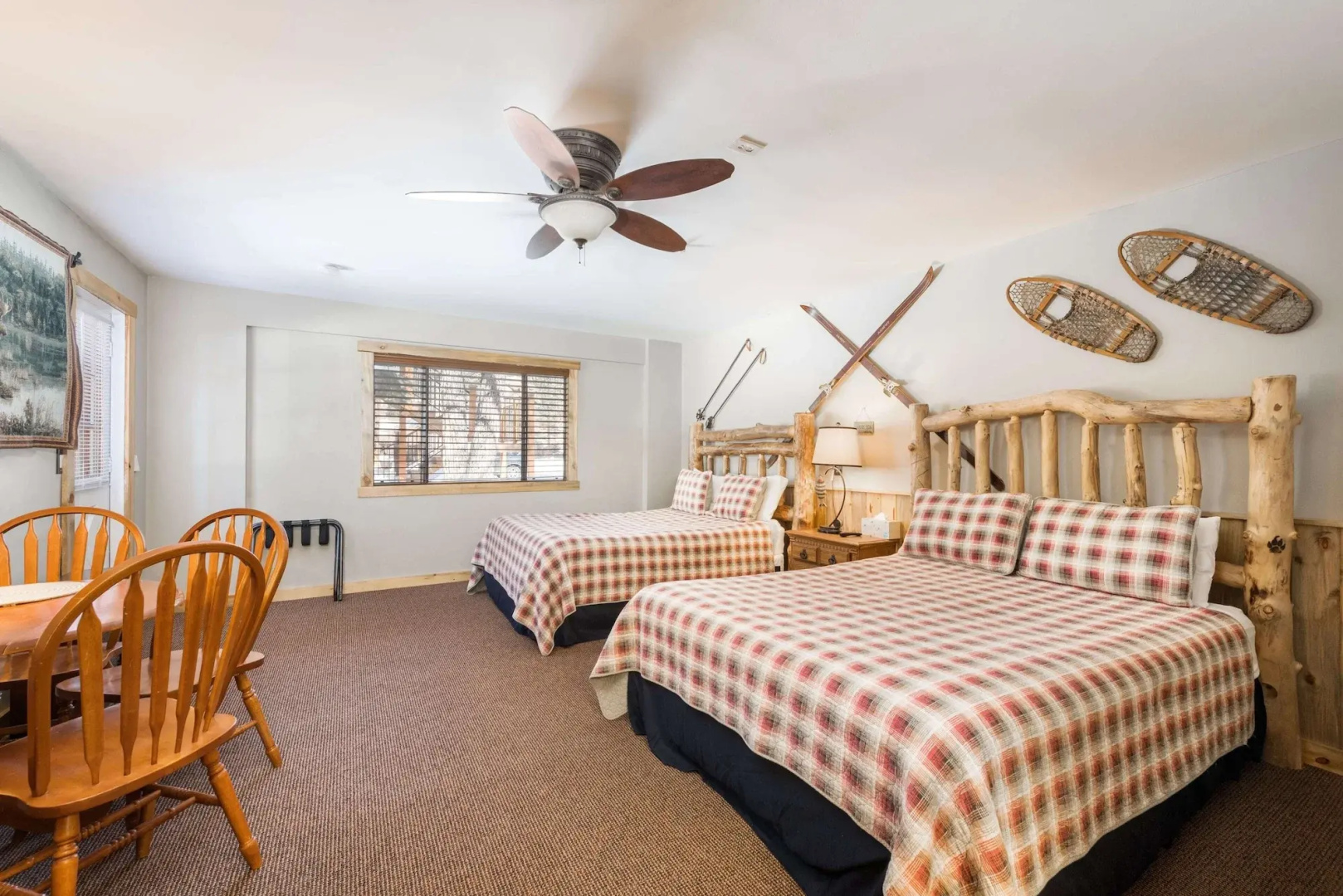 4 Seasons Inn on Fall River