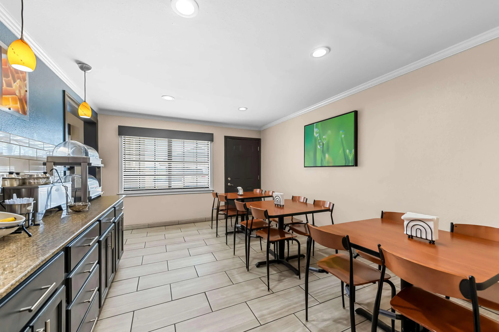 Best Western Delhi Inn