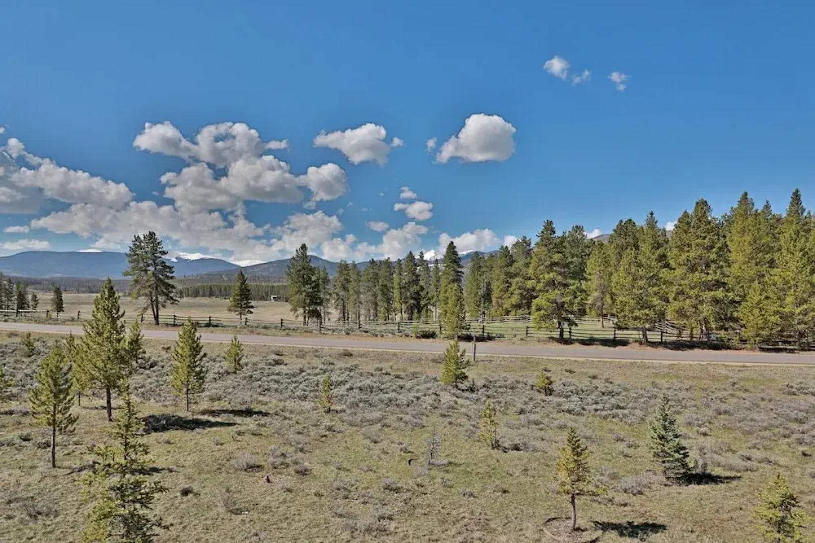 Mountain Peak 4 Bedroom Home by RedAwning