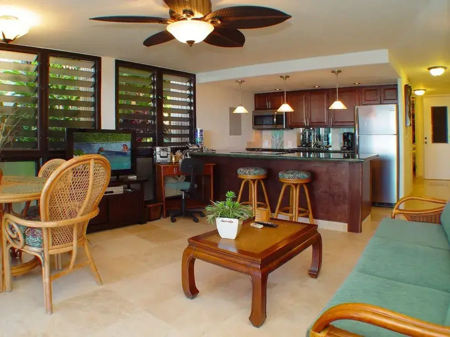 Kaleialoha #115 1 Bedroom 1 Bathroom Condo by Redawning