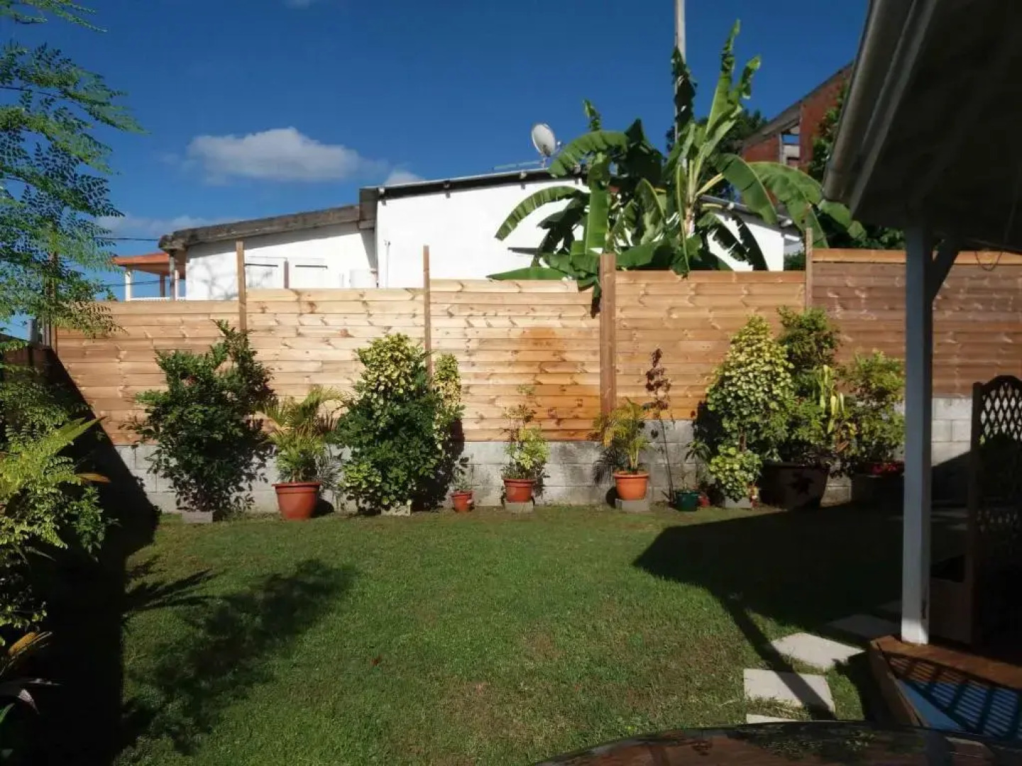 Beau F2 classé, vue mer, spa, jardin, parking et deck privatifs - piscine partagée