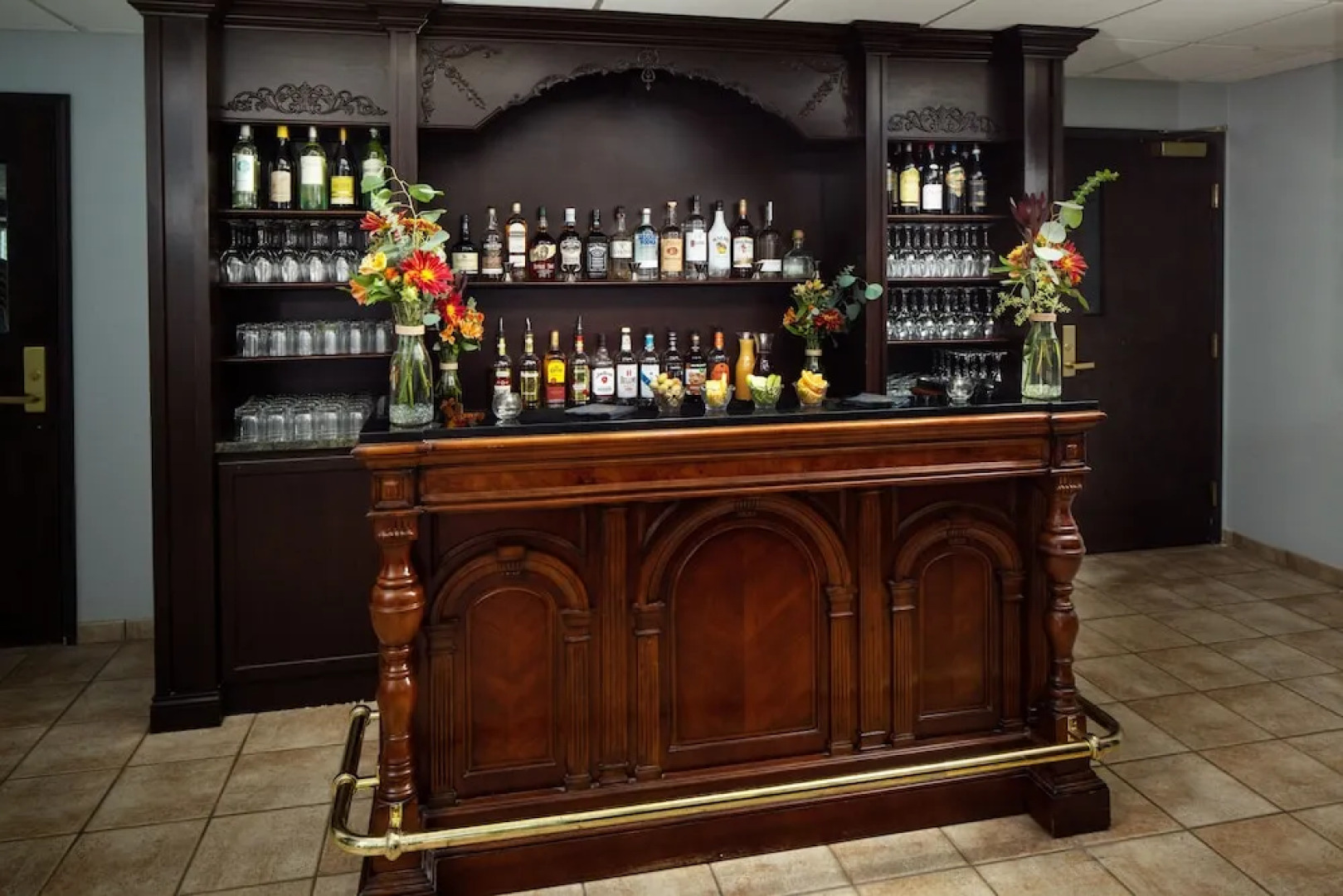 Irish Cottage Inn & Suites