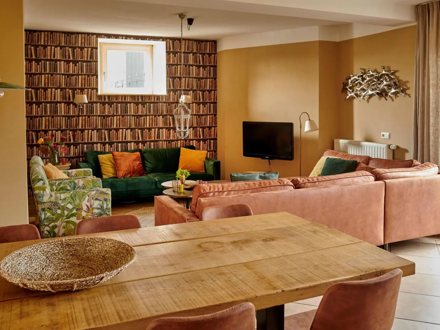 Colorful Holiday Home in Baarlo Near Boating With Hot Tub