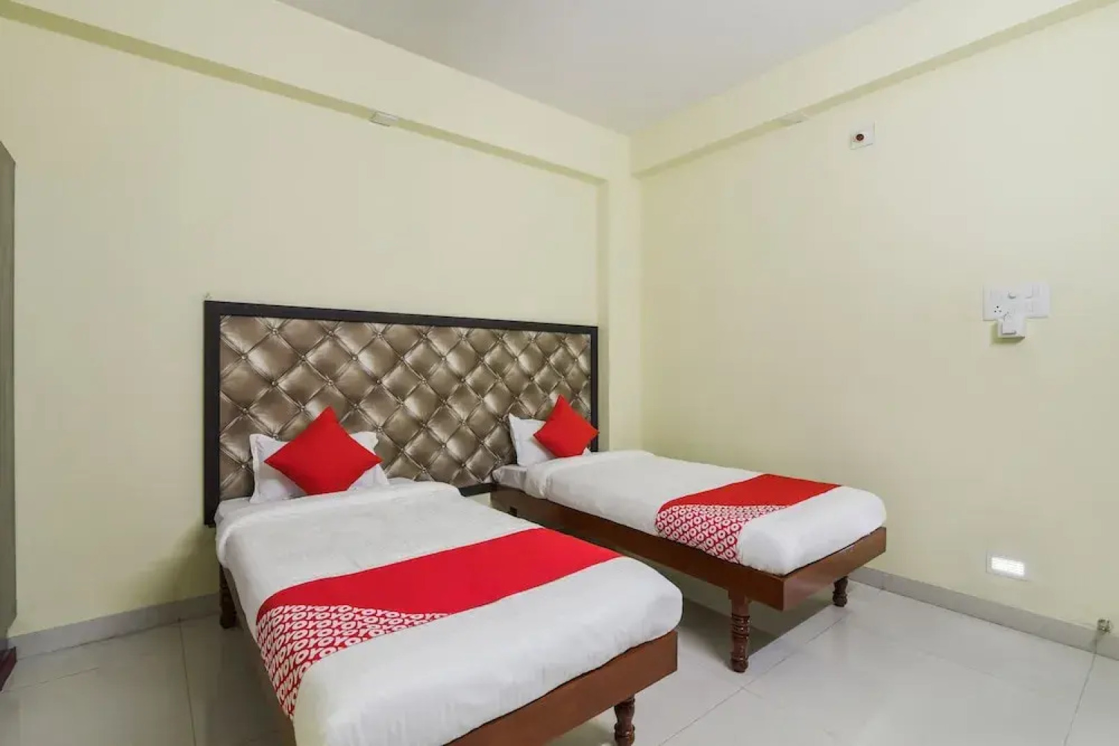 OYO 35753 Rk Residency