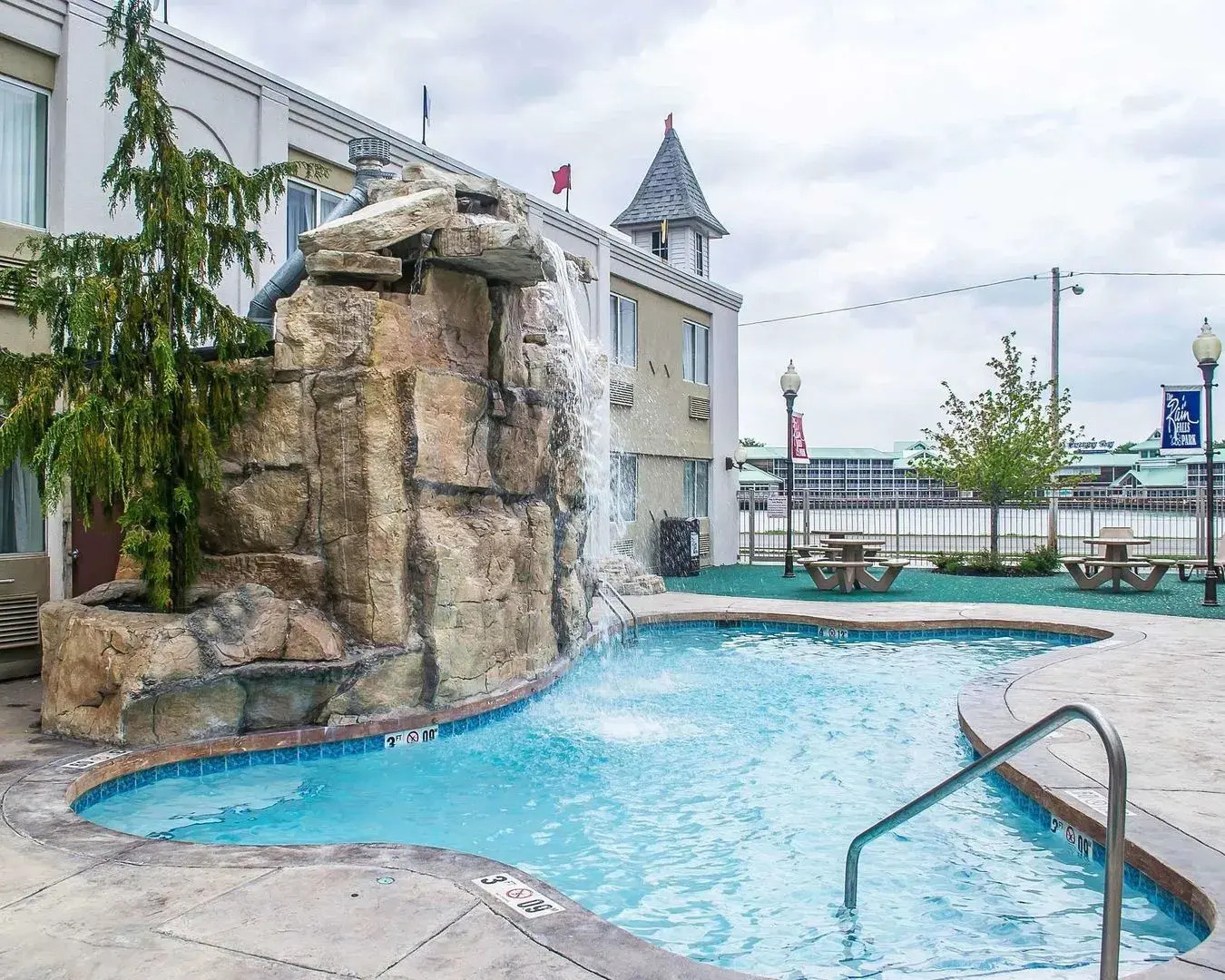 Cedar Stables Inn and Suites