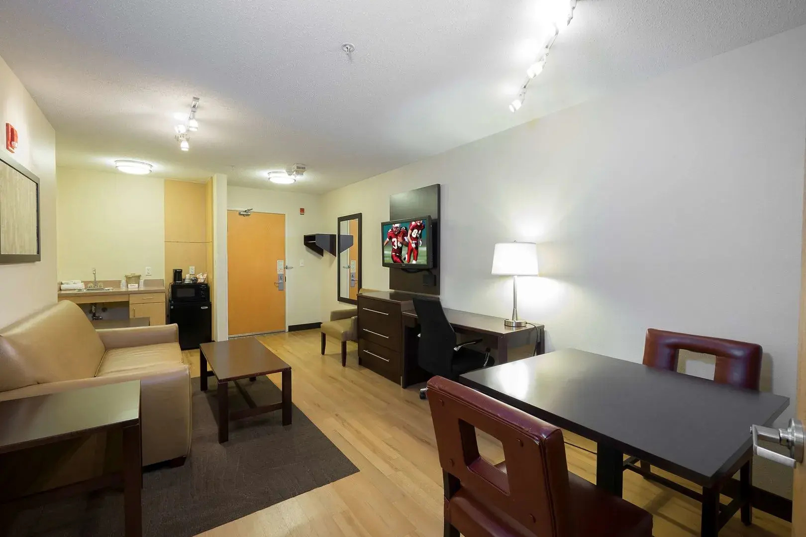 Red Roof Inn PLUS+ Boston - Logan