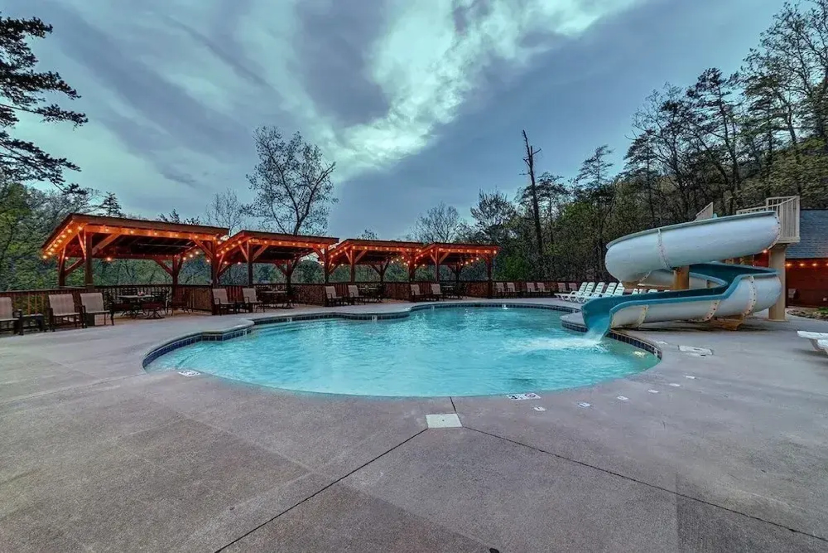 Majestic Mountain View - 4 Bedrooms, 4.5 Baths, Sleeps 12 4 Cabin by RedAwning