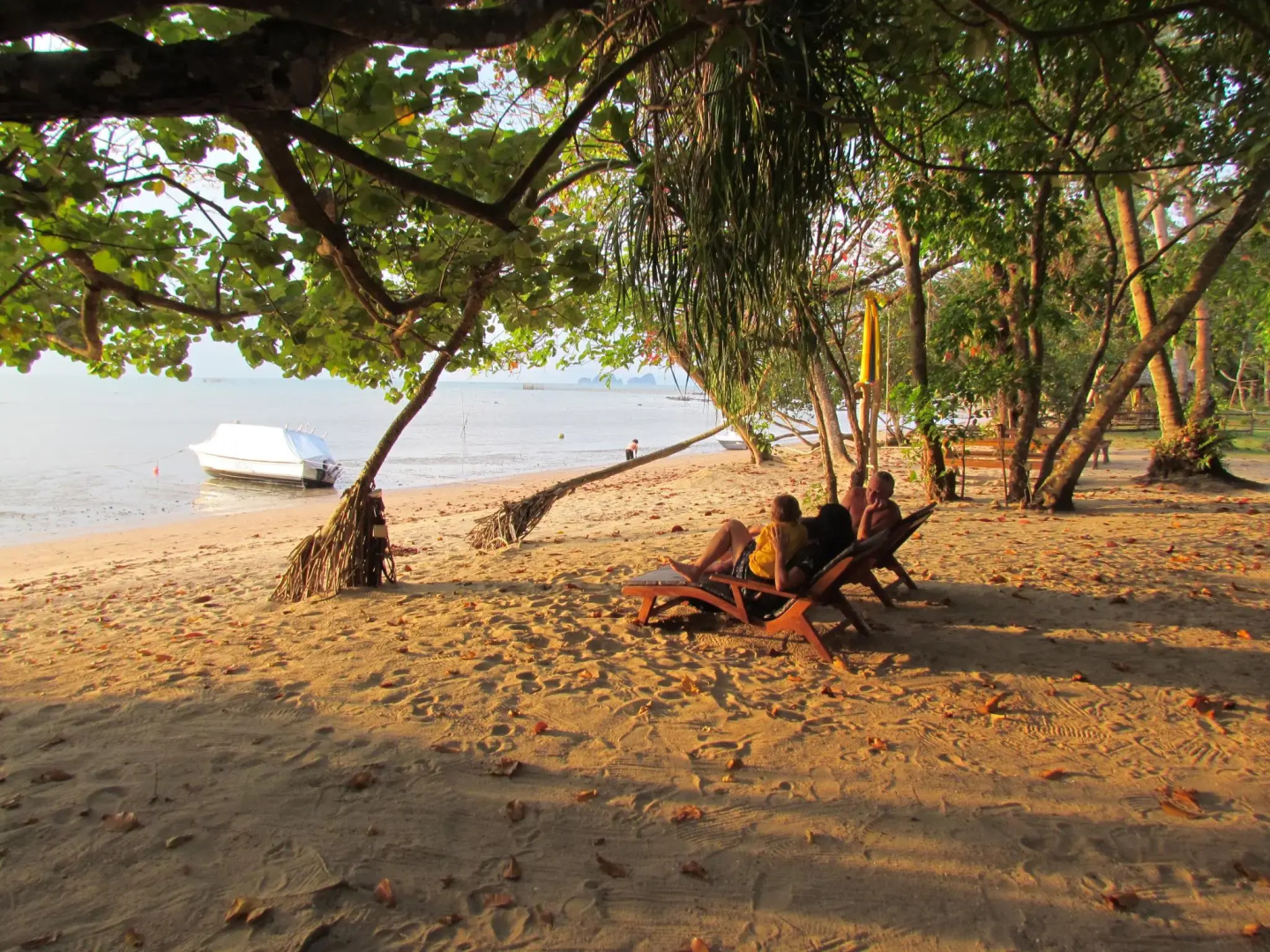 Melina's Beach Front Bungalow