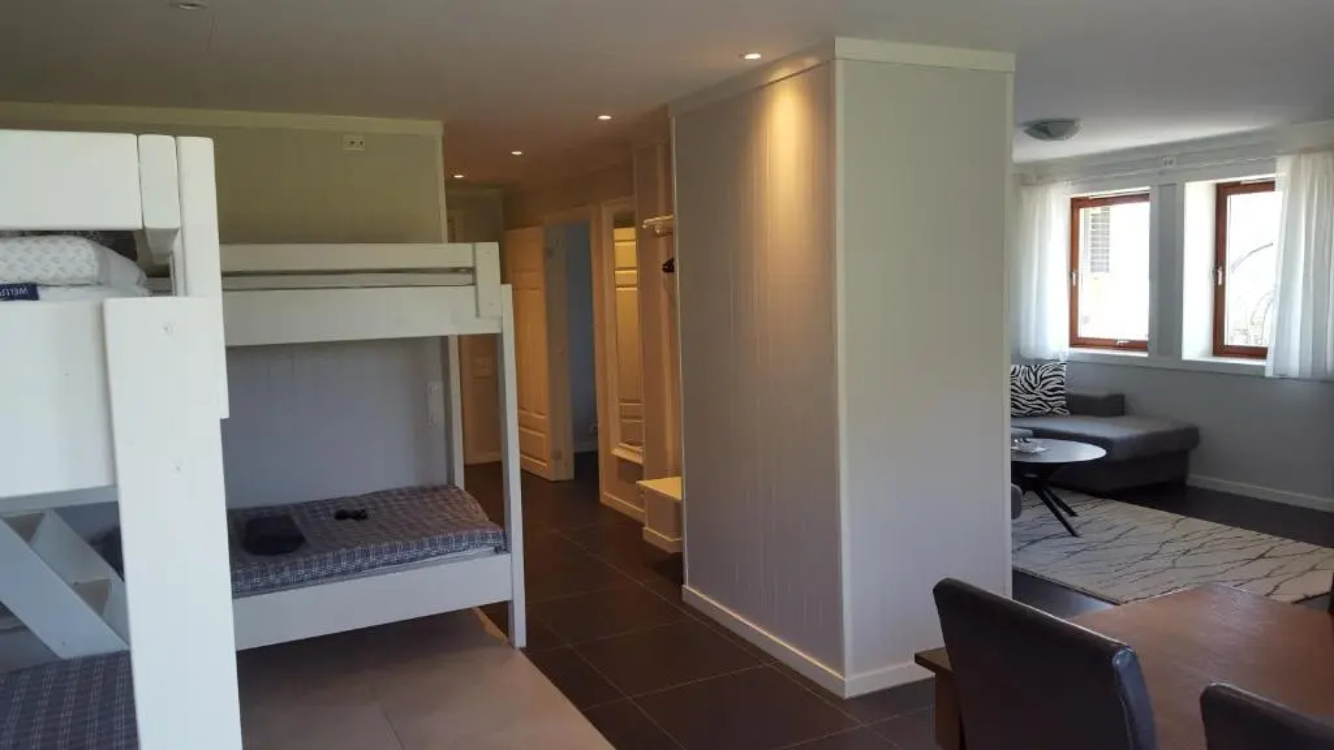 Kvernesfjorden Apartments