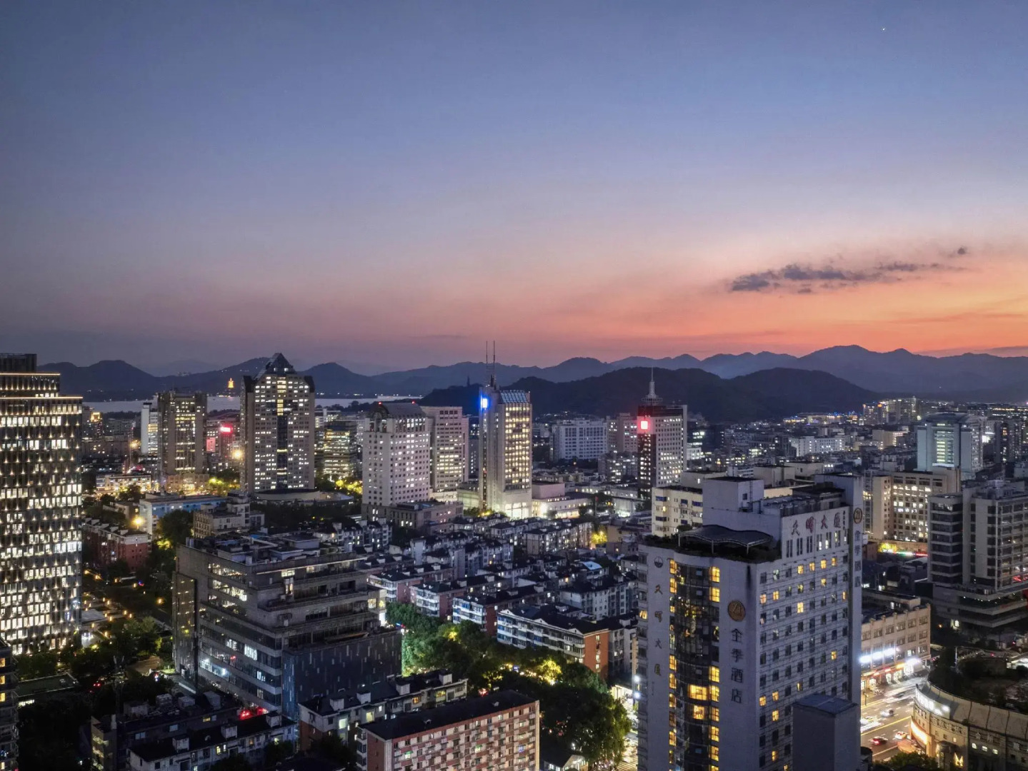 Ji Hotel (Hangzhou Wulin Square, Wenhui Mansion)