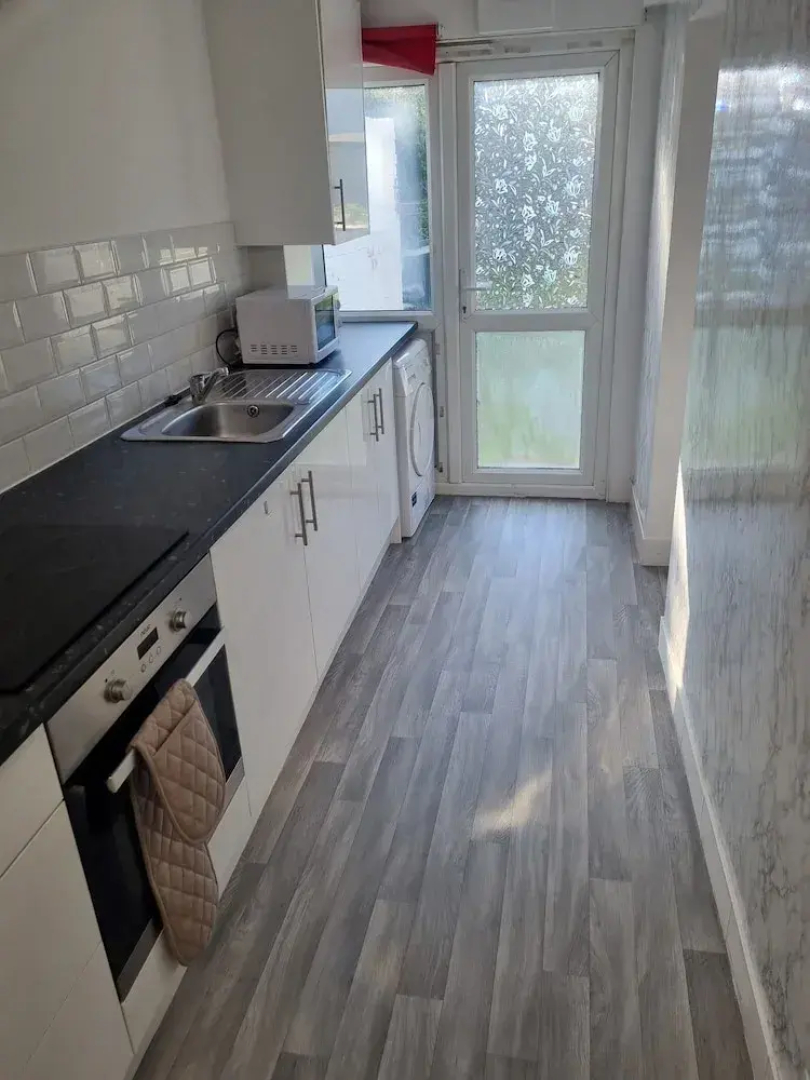 Britton Street Retreat - 4 Bedroom House
