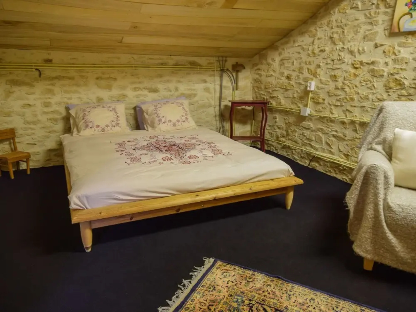 Spacious Villa in Puy-l'évêque With Swimming Pool