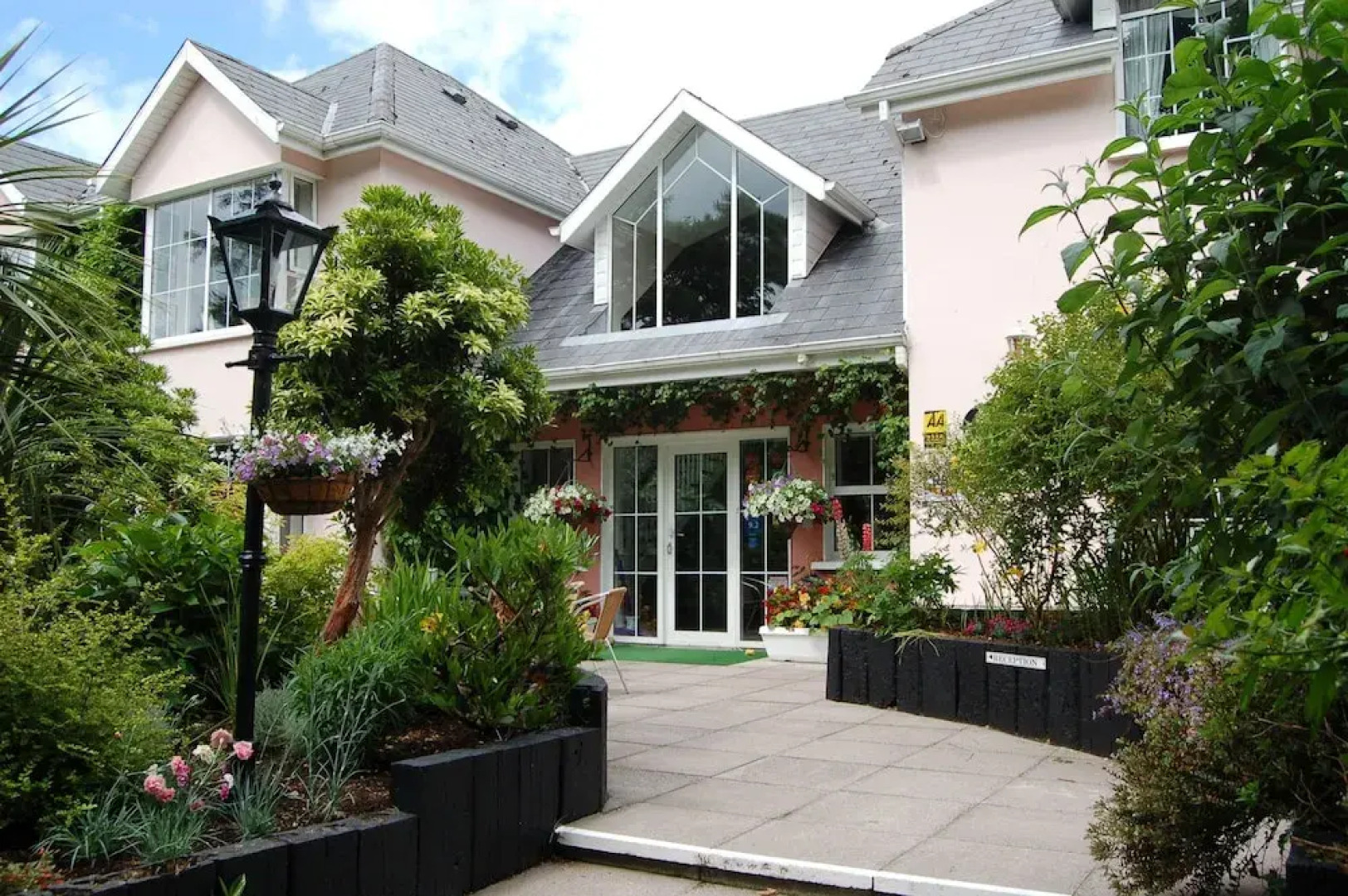 The Grove Lodge Guesthouse & Country Club