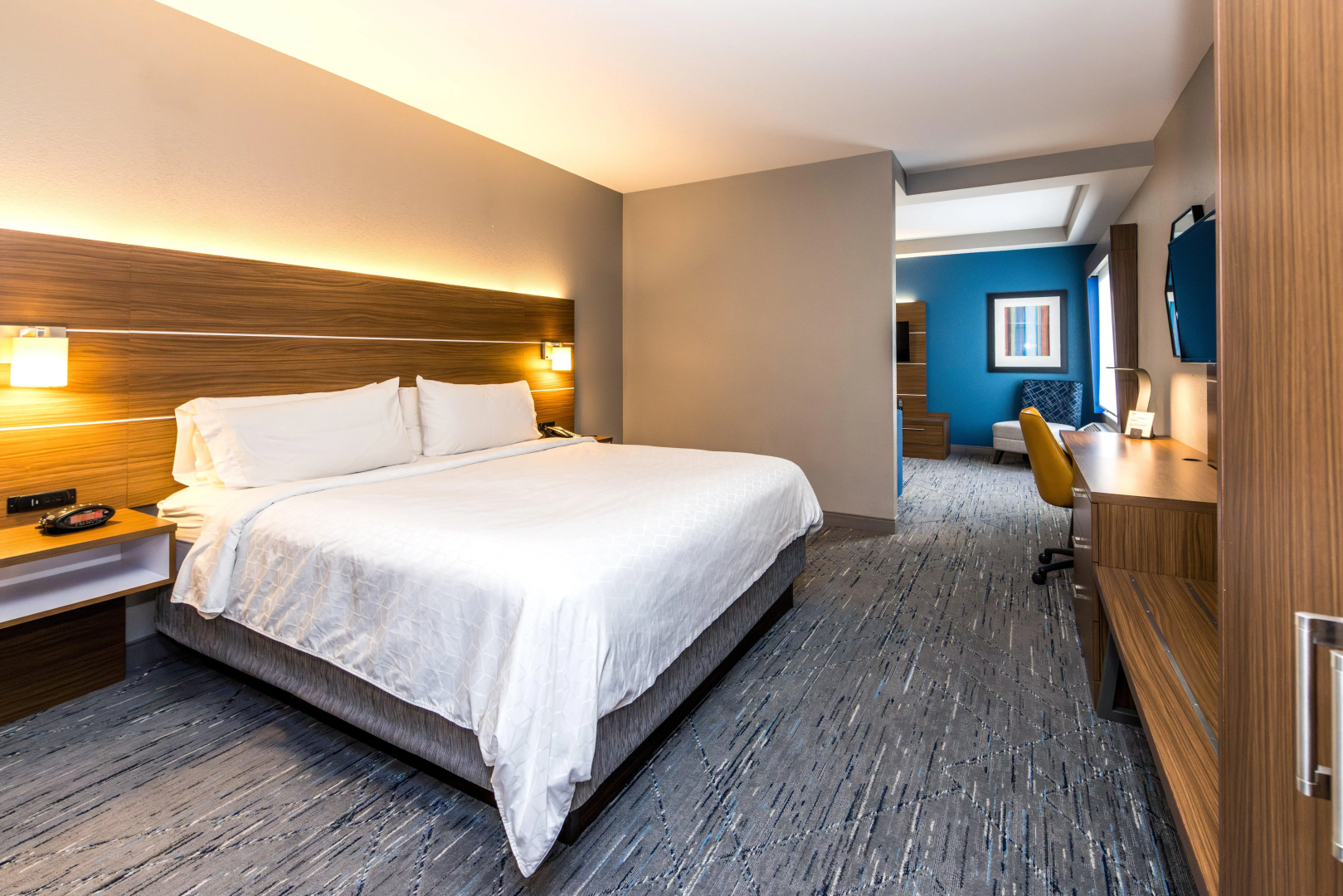 Holiday Inn Express & Suites Louisville Downtown by IHG