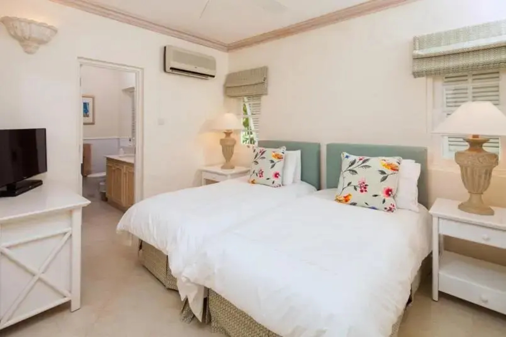 Coconut Grove 8 Luxury Villa by Island Villas