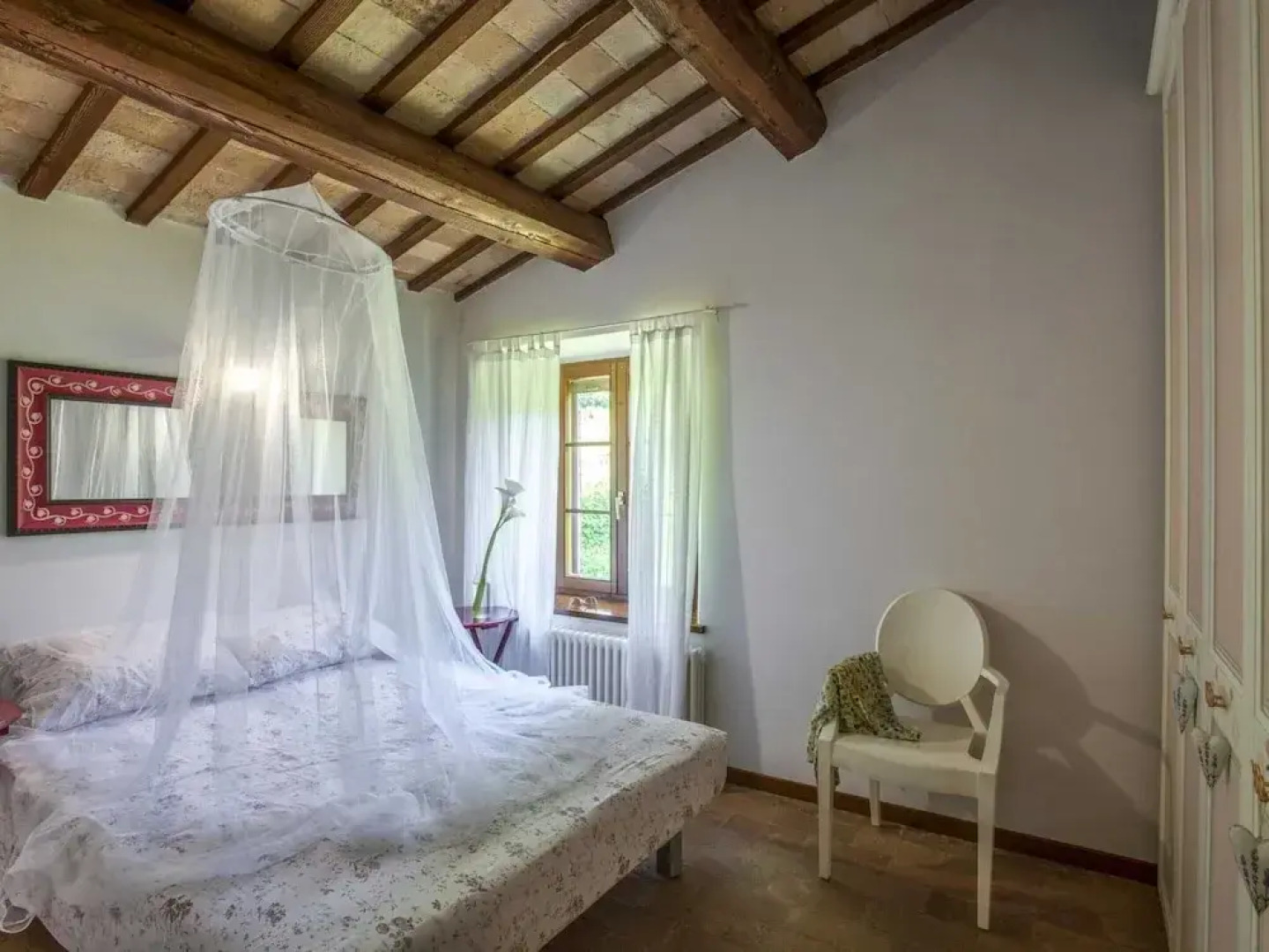 Marche Villa Close Culture