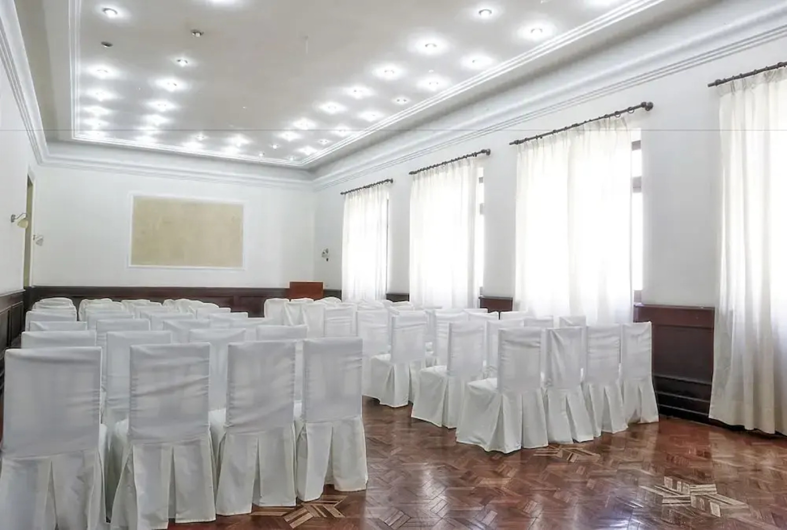 Macondo de Pizza Pazza Hotel RestoBar