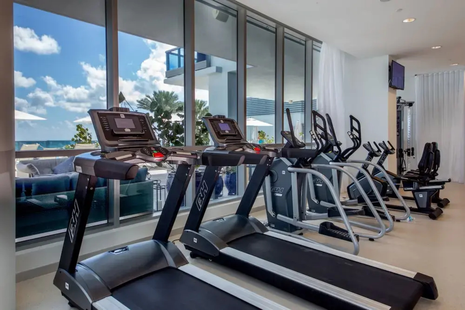 Monte Carlo Miami Beach Condo by Mare DAzur