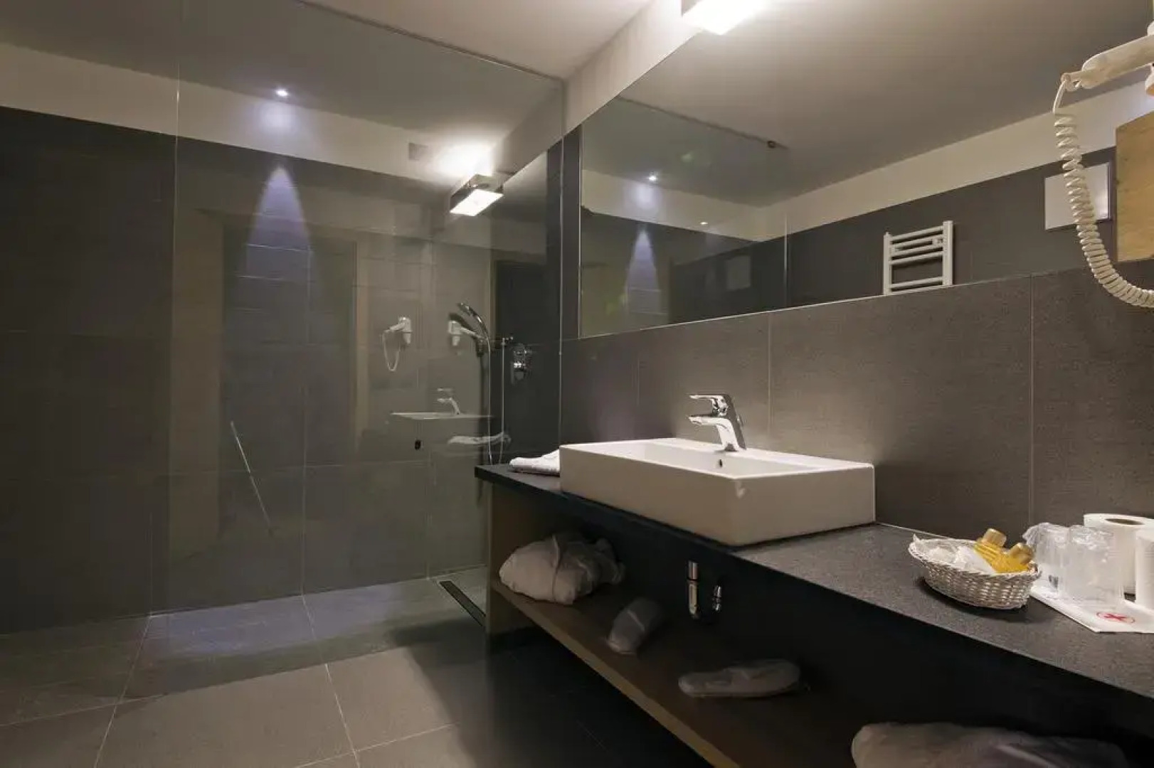 Design And Suite Hotel Ciarnadoi