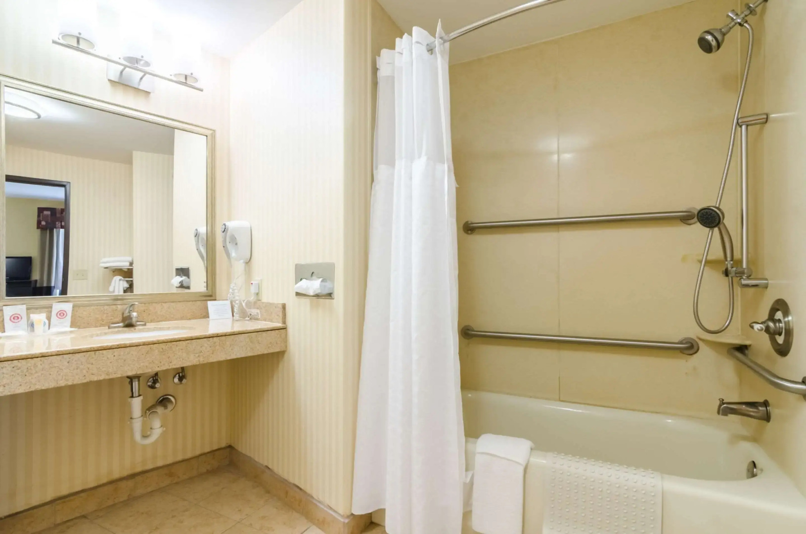 Comfort Suites Salina South