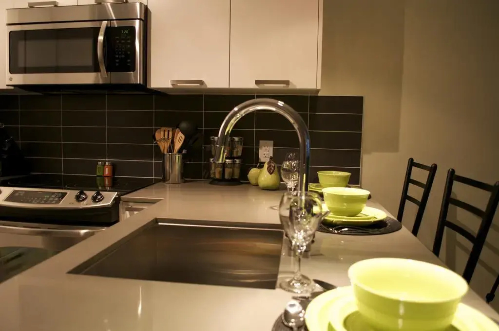 The Cabin+The Tiny Cabin: A Sooke Ocean View Oasis