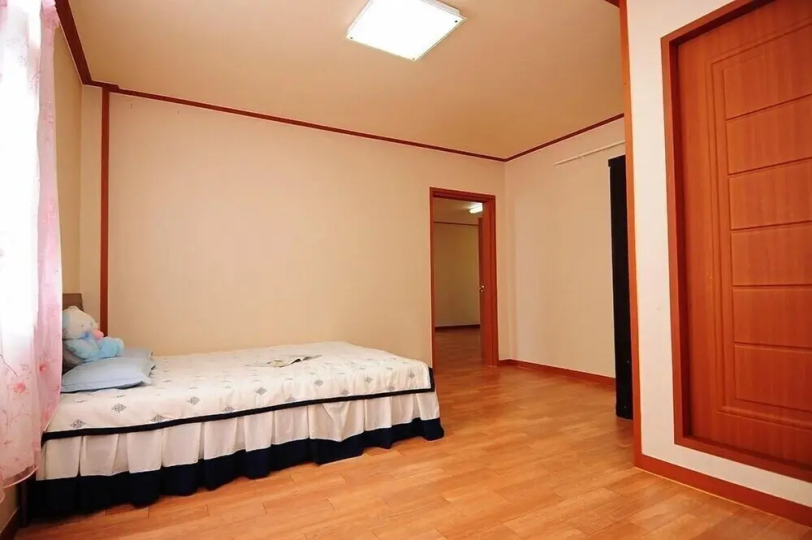 Songnisan Mountain White