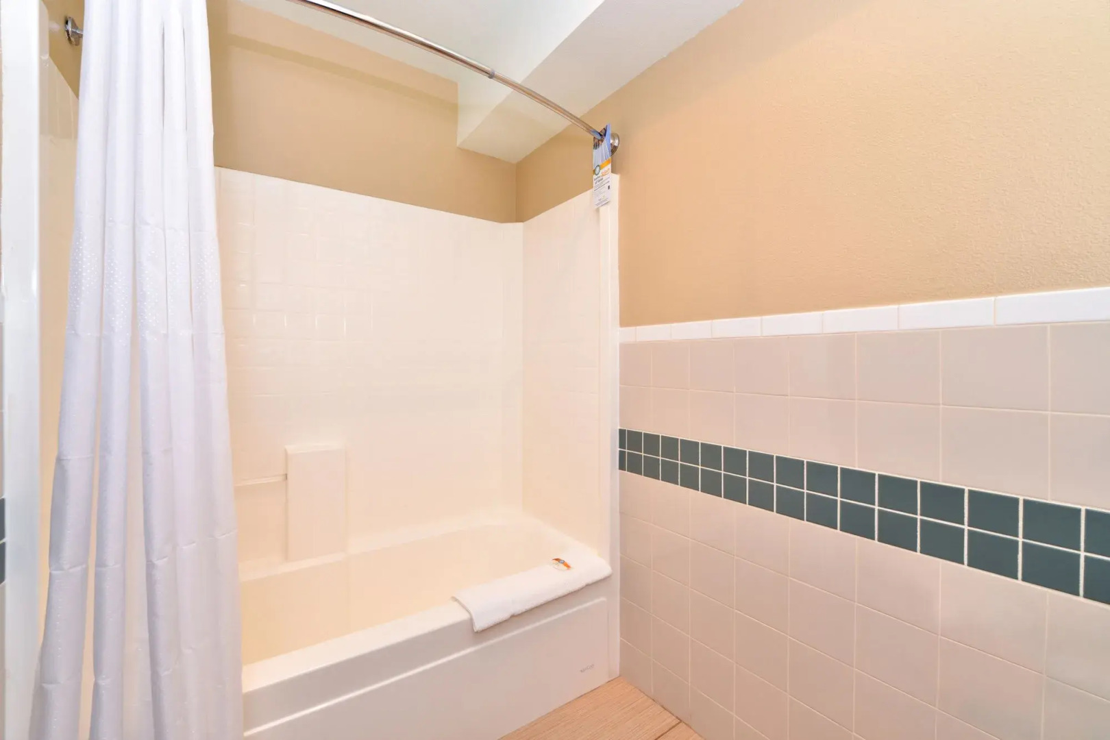 Quality Inn & Suites Tacoma - Seattle