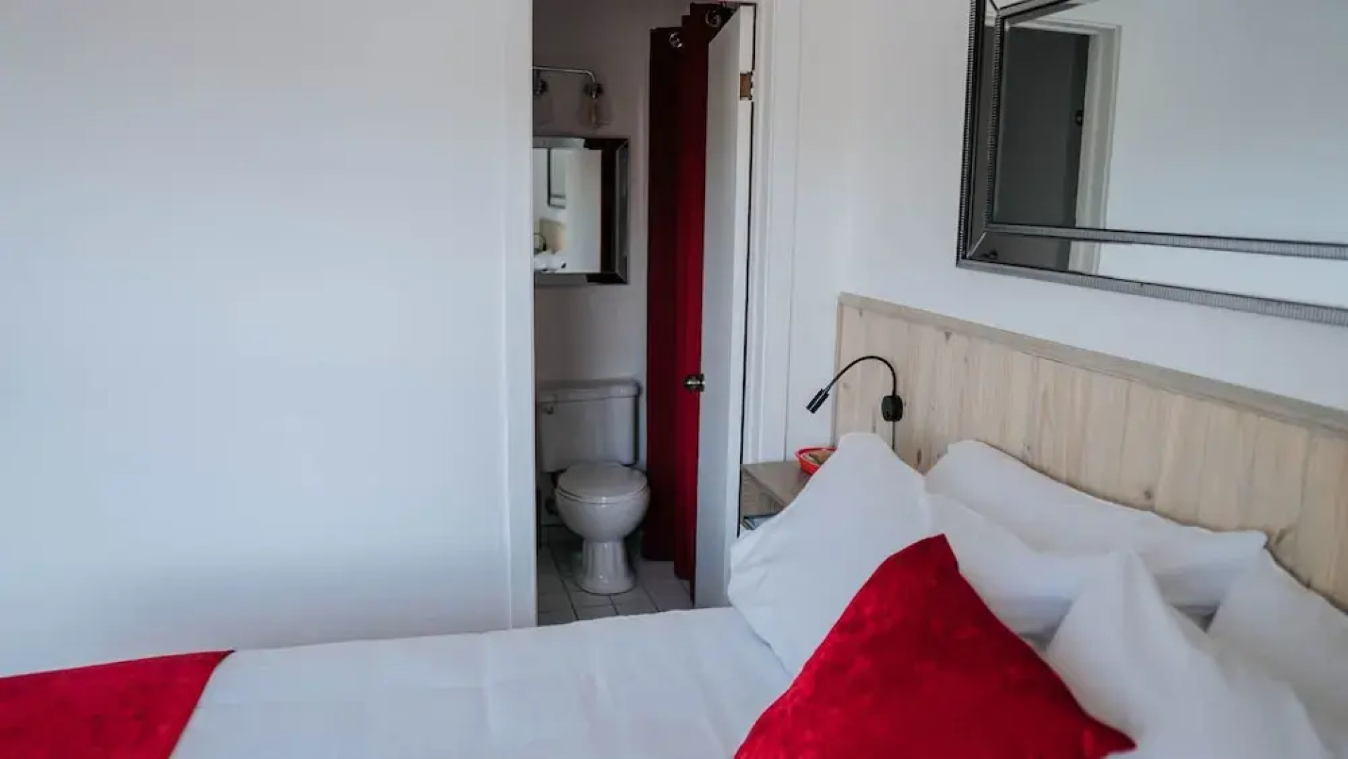 Auberge Lac du Pin Rouge