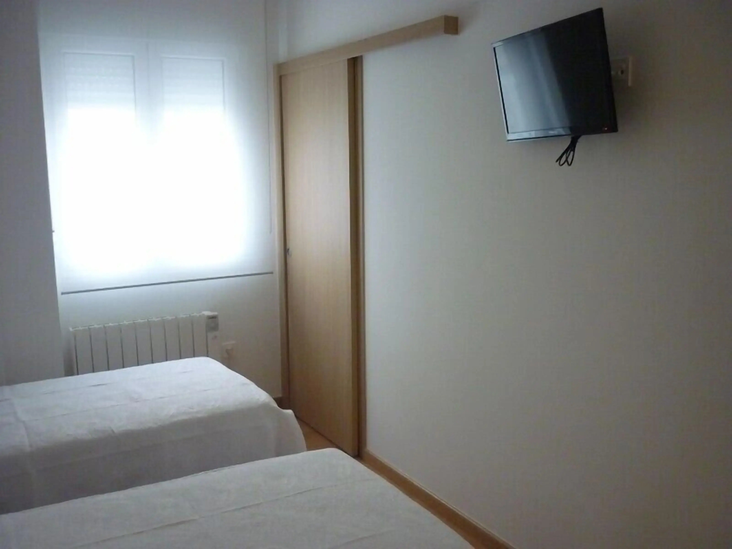 Pensión Albergue Puente Ribeira - Hostel