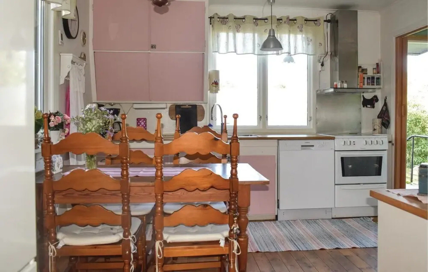 Amazing Home in Ullared With 2 Bedrooms and Wifi