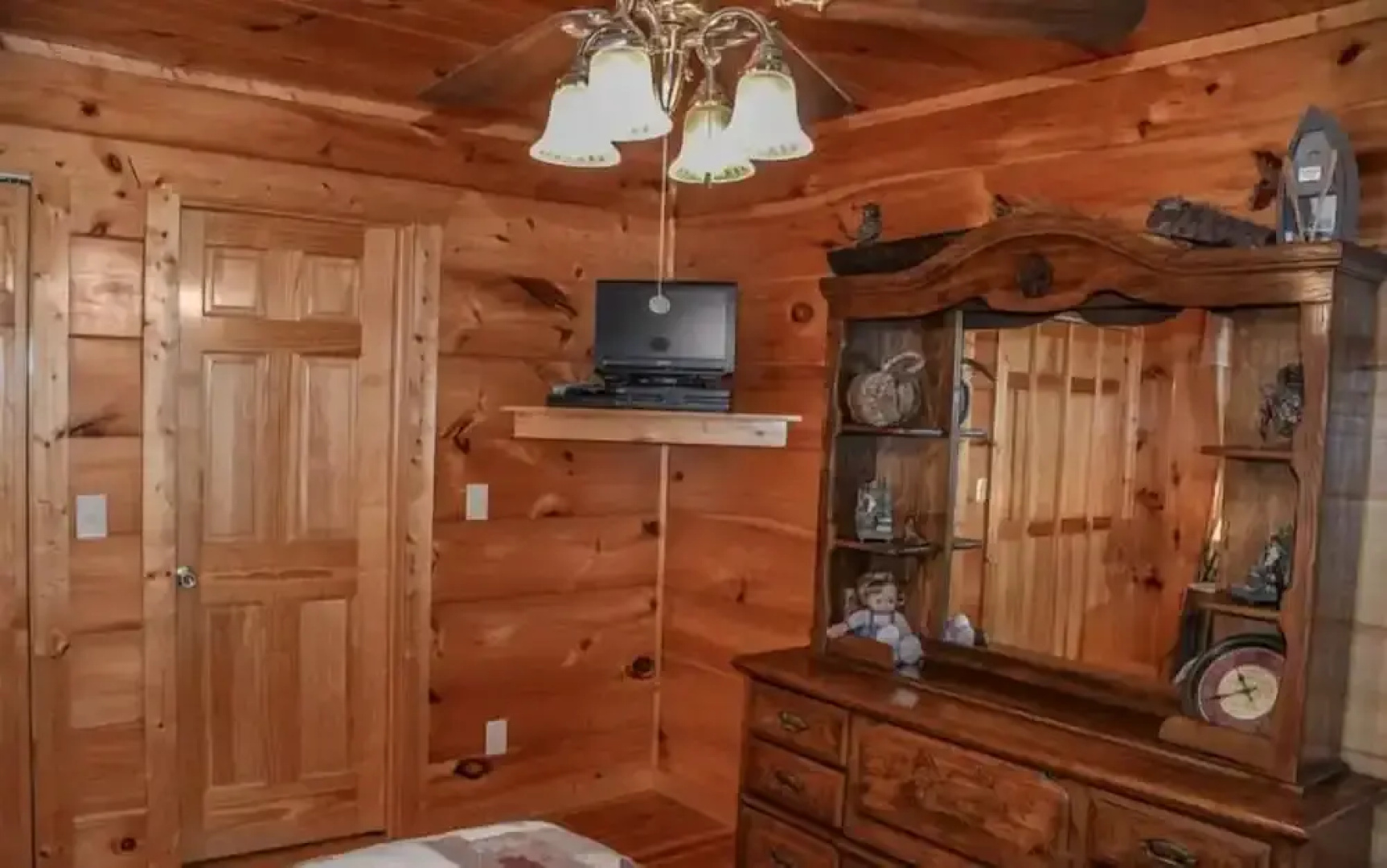Kingdom Cabin 2
