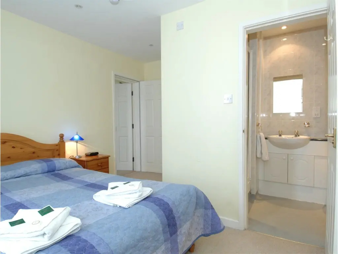 The Globe Hotel - Guest House