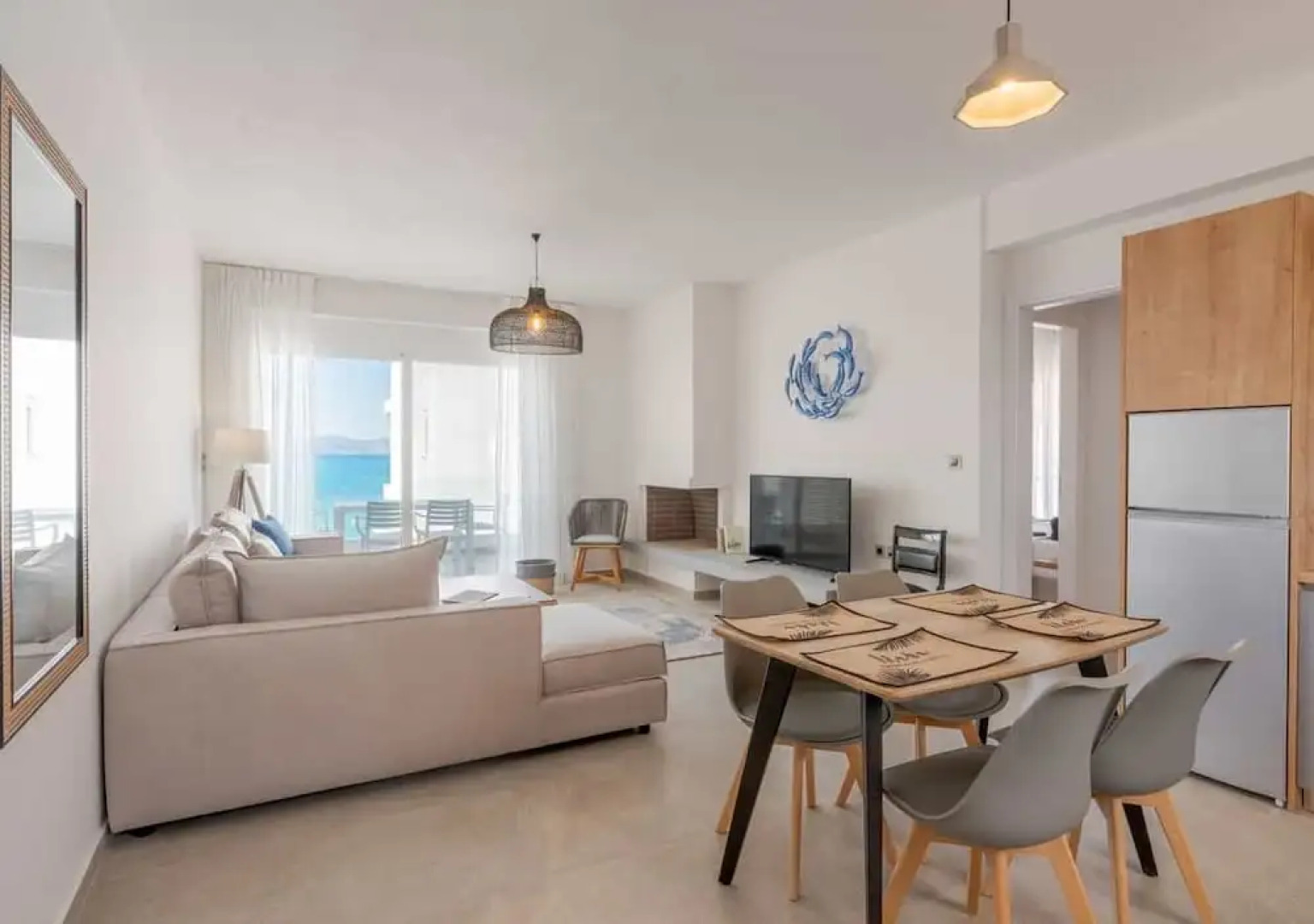 Costa Vasia Suites & Apartments