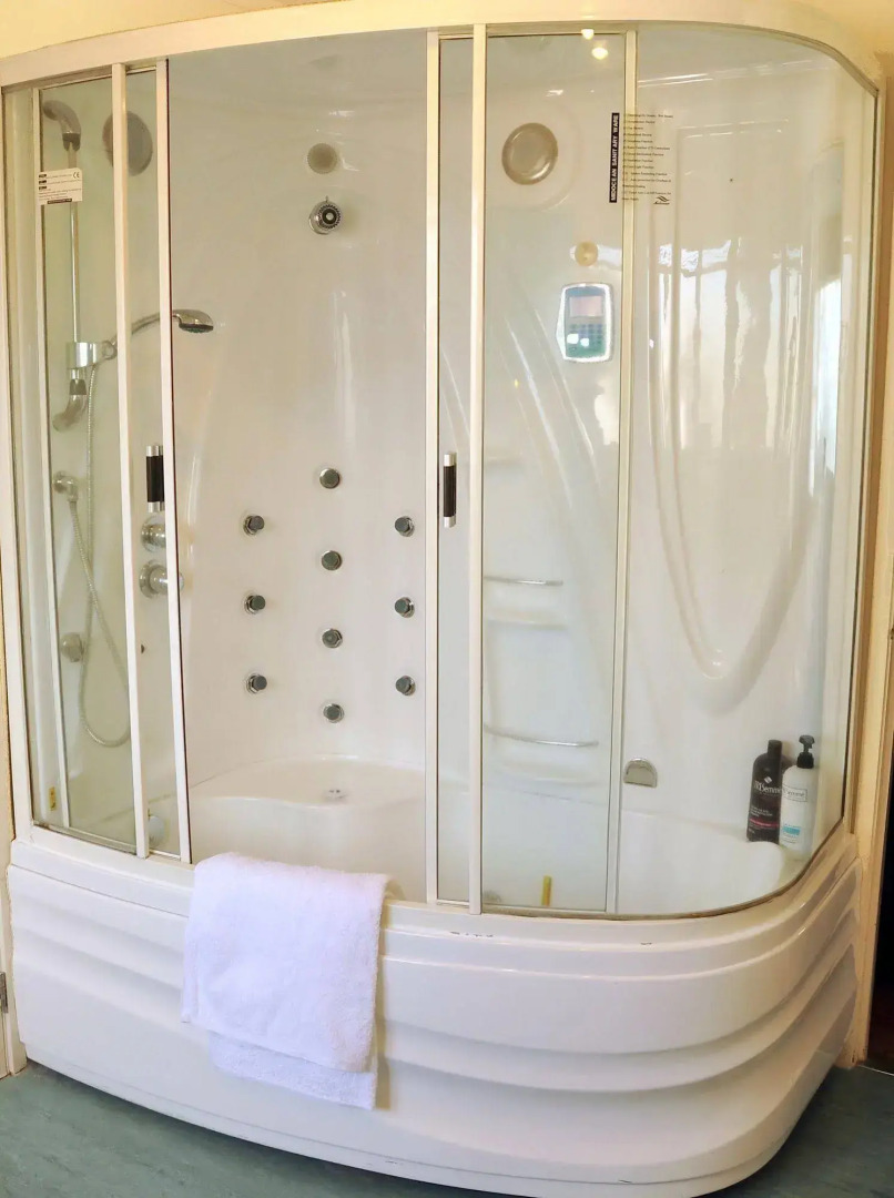 MALFROY motor lodge Rotorua - Accommodation and Mineral Pool