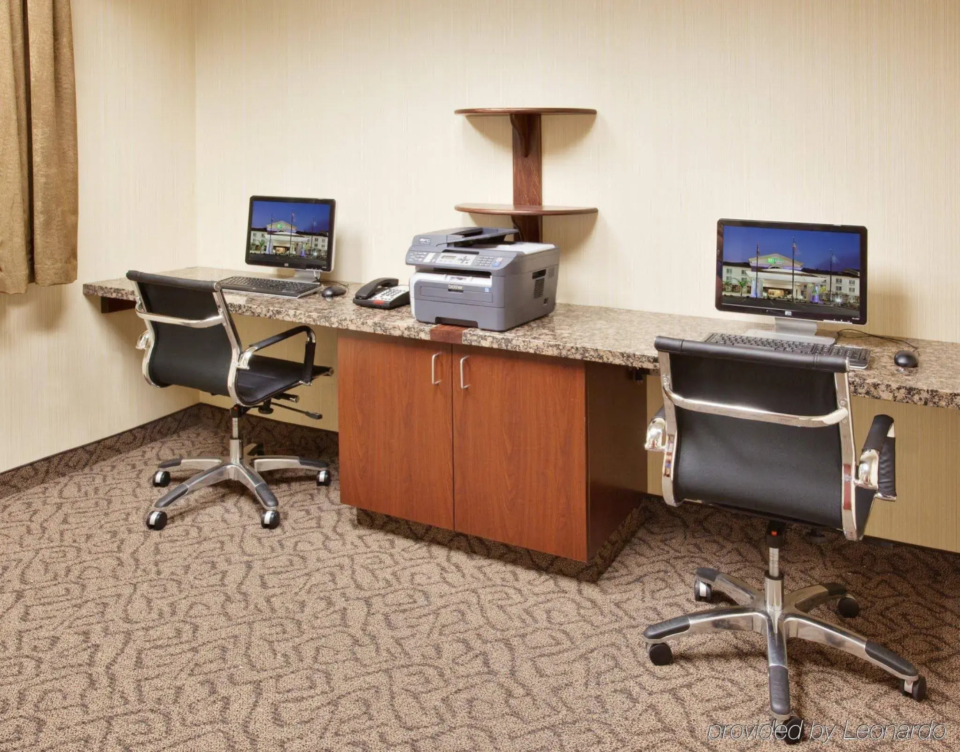 Holiday Inn Express & Suites Dinuba West by IHG