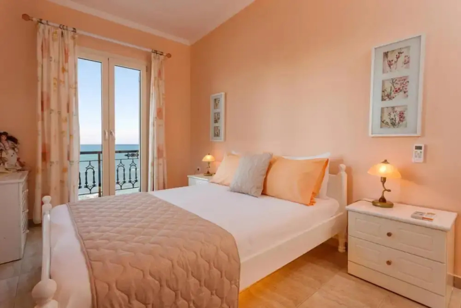 Villa Elizabeth - Seafront Modern Villa - Villa Elizabeth - Seafront Classic Villa