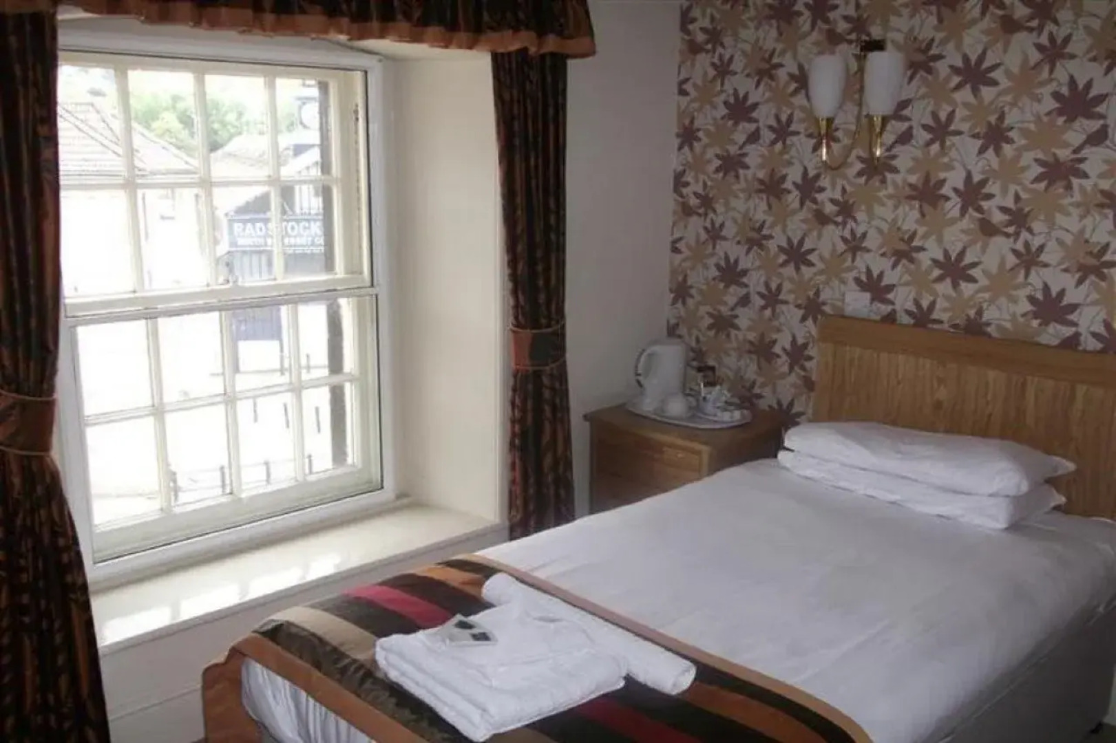 Radstock Hotel – RelaxInnz