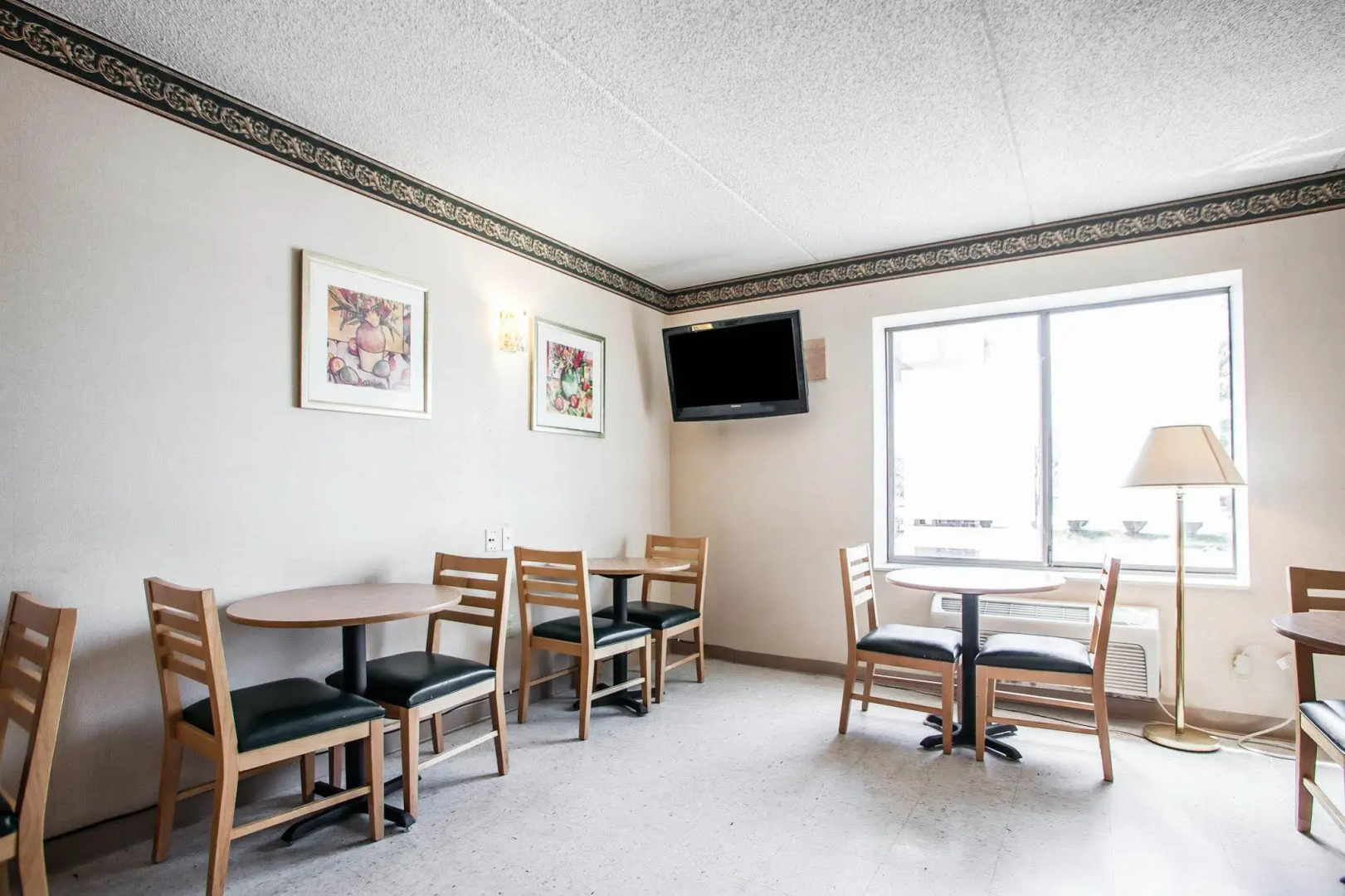 Rodeway Inn & Suites Milwaukee Airport