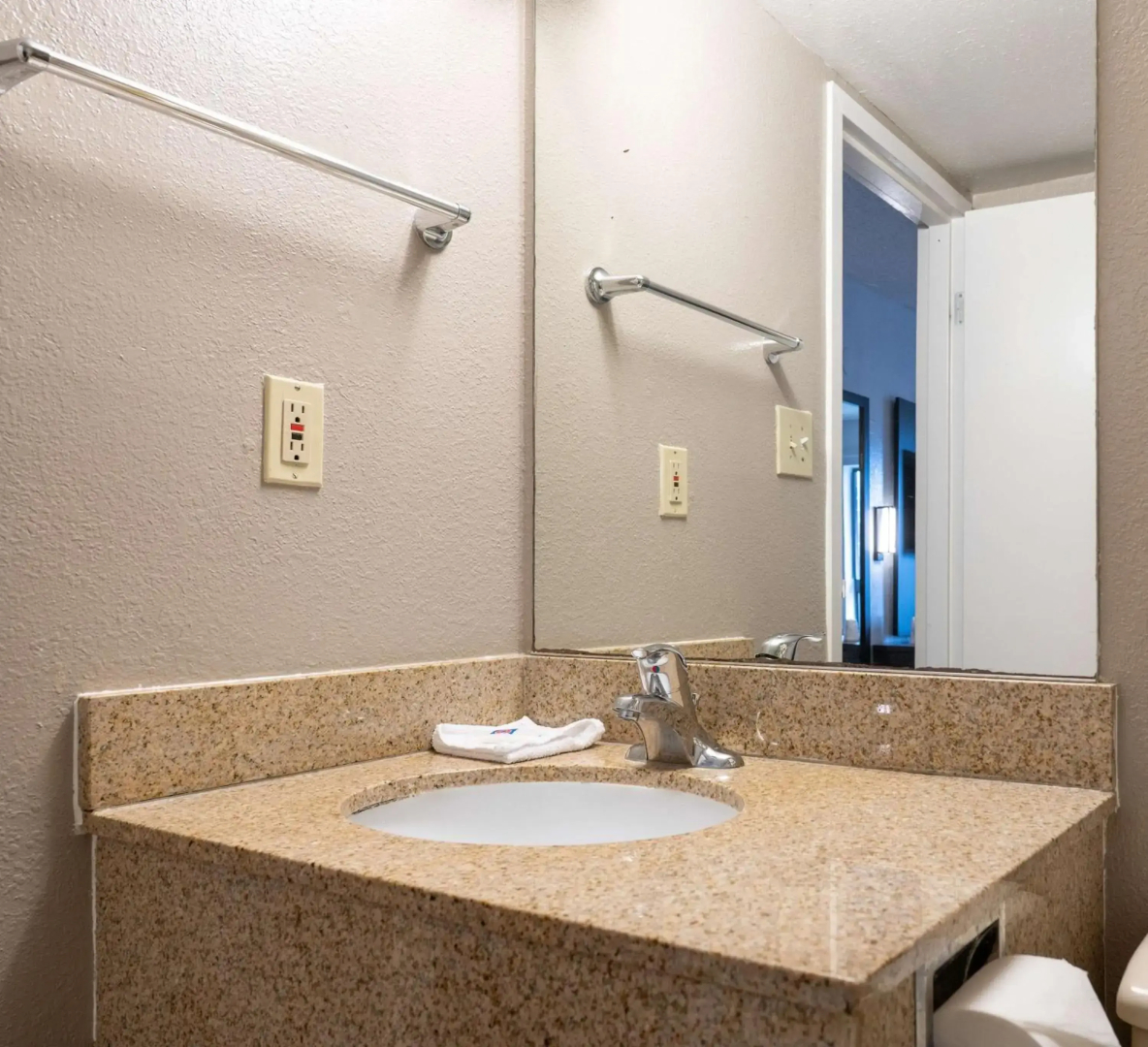 Motel 6 New Haven - Branford, CT
