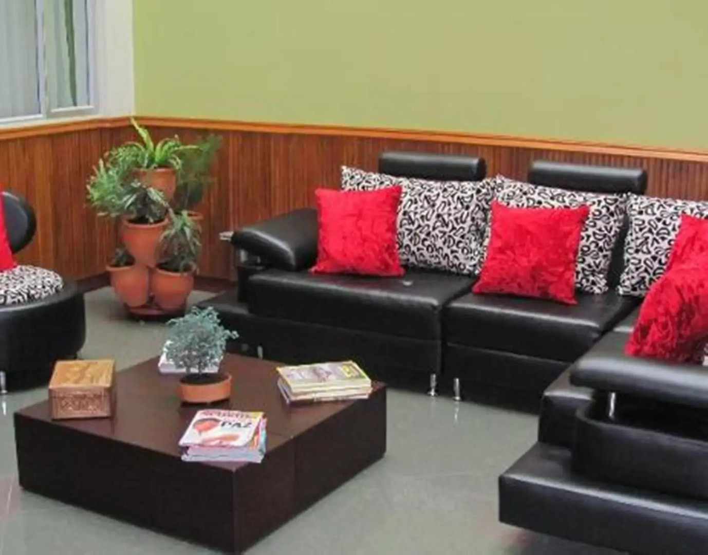 Apartahotel Vincent Suites