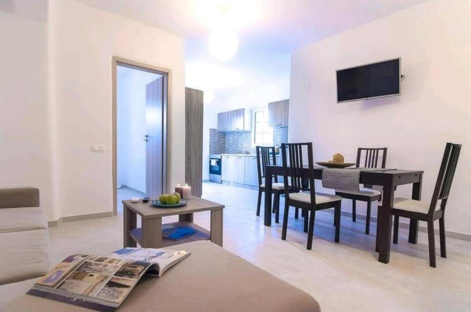 Avalon cosy apartments Ginger, 1 bedroom villa with shared swimming pool