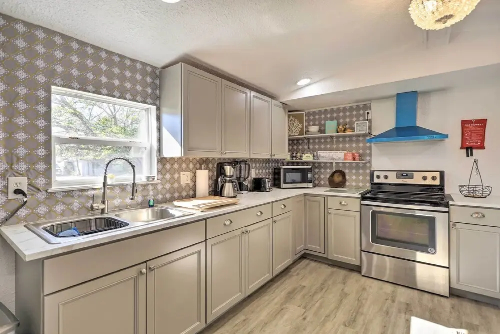 Pet-friendly Home w/ Deck - 6 Mi to Cocoa Village!