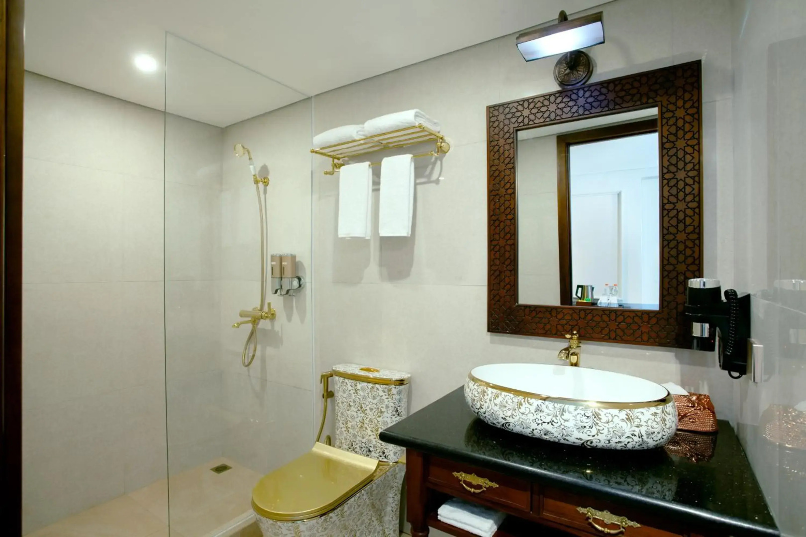Alhambra Hotel & Convention, Bw Signature Collection